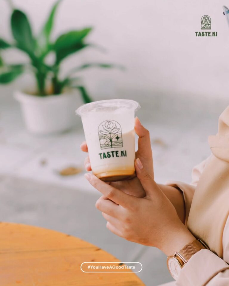 Instagram post from taste.ki. This post is in position 4.